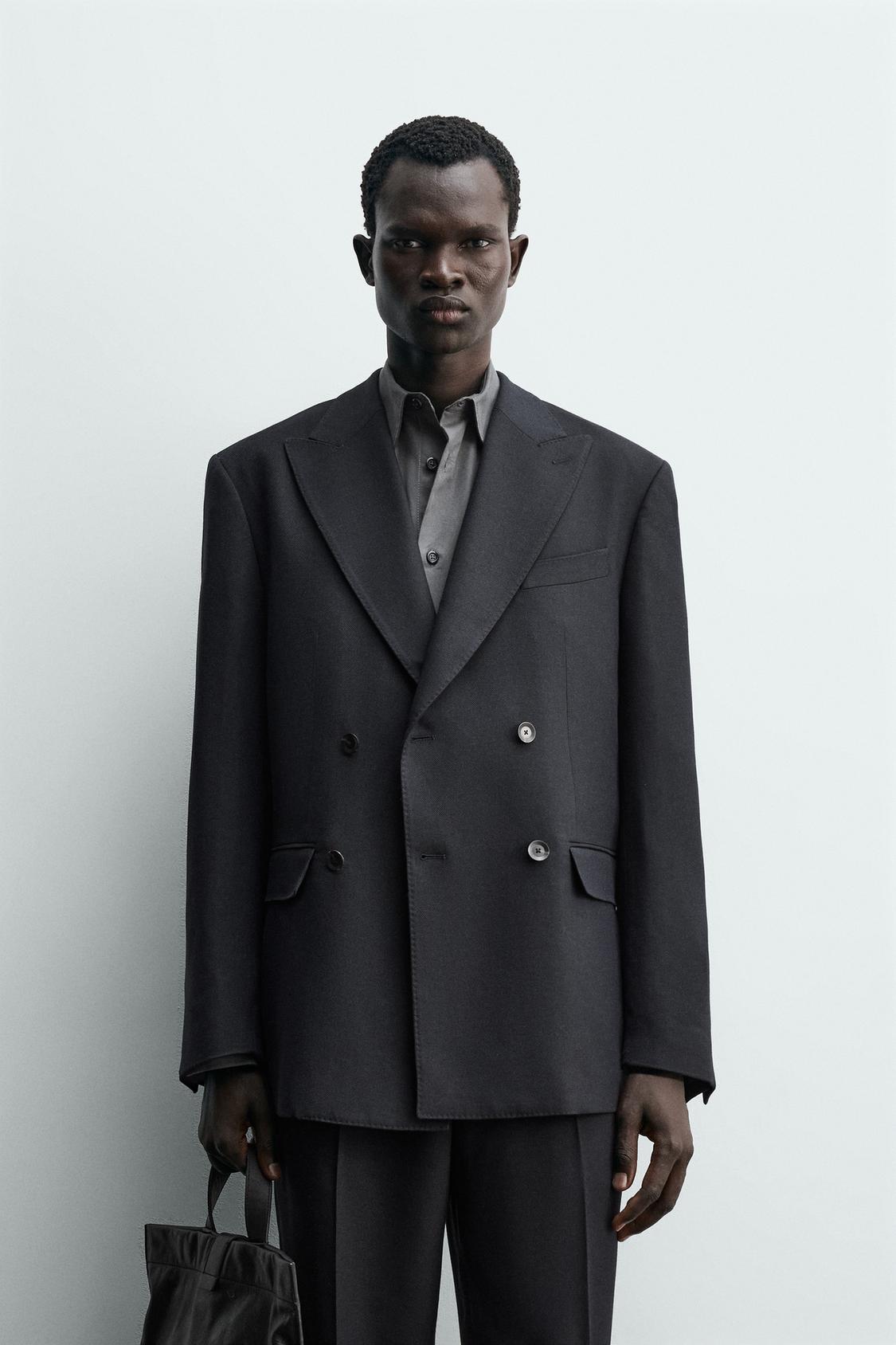 DOUBLE-BREASTED SUIT BLAZER
